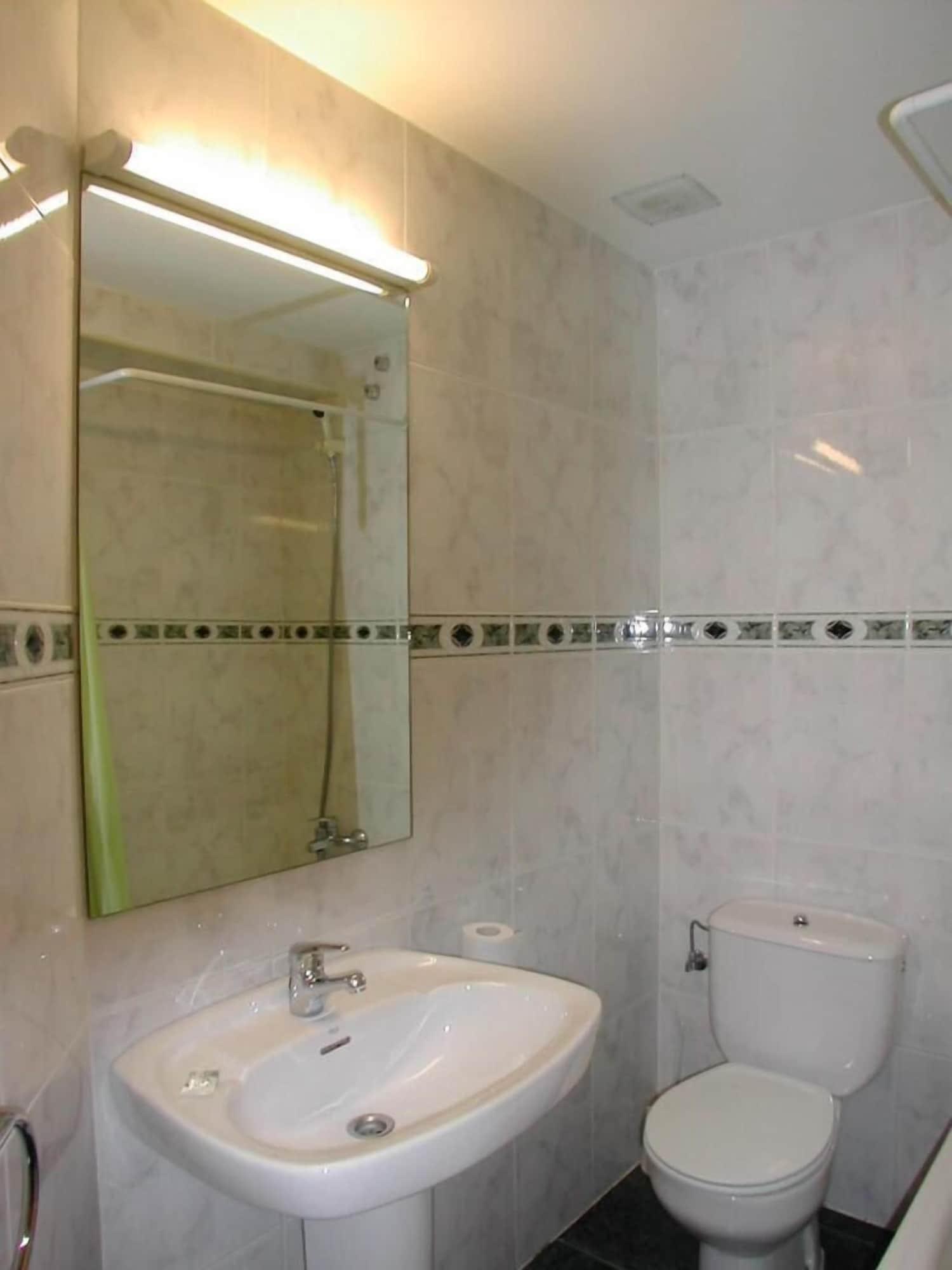 Gabarre Hotel Брото Стая снимка