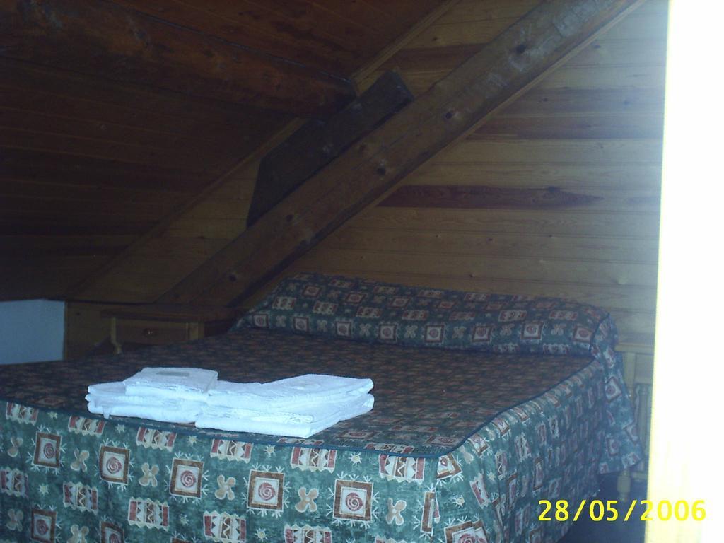 Gabarre Hotel Брото Стая снимка